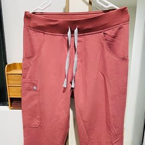 Figs Limited edition Mauve 
Kade pants small tall